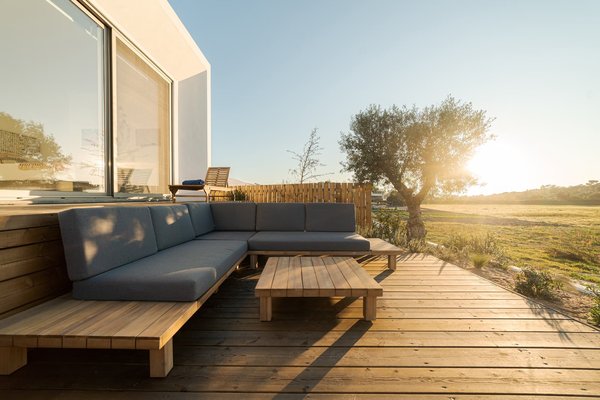 Conseils pour poser une terrasse en bois avec des vis inox