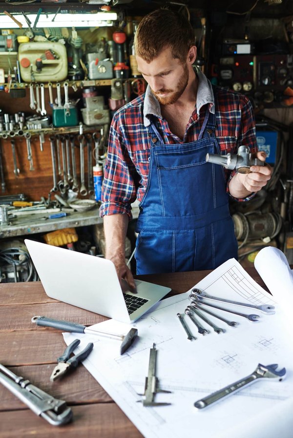 Quelles sont les étapes à suivre pour fabriquer un ramasse-herbe pour tracteur tondeuse maison ?