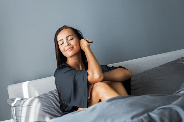Comment intégrer une piscine dans un paysage naturel pour un effet harmonieux