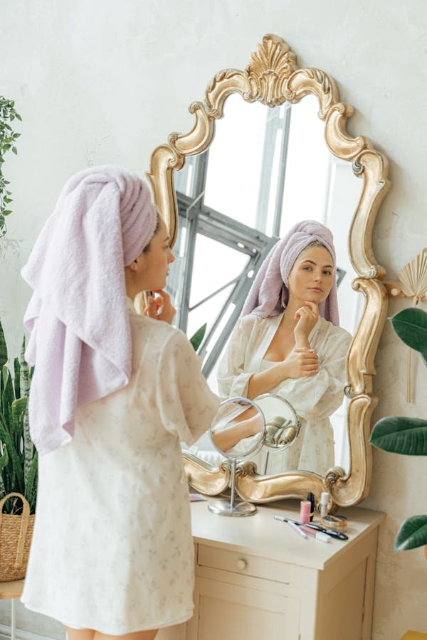 Miroir doré : apportez luxe et éclat à votre intérieur